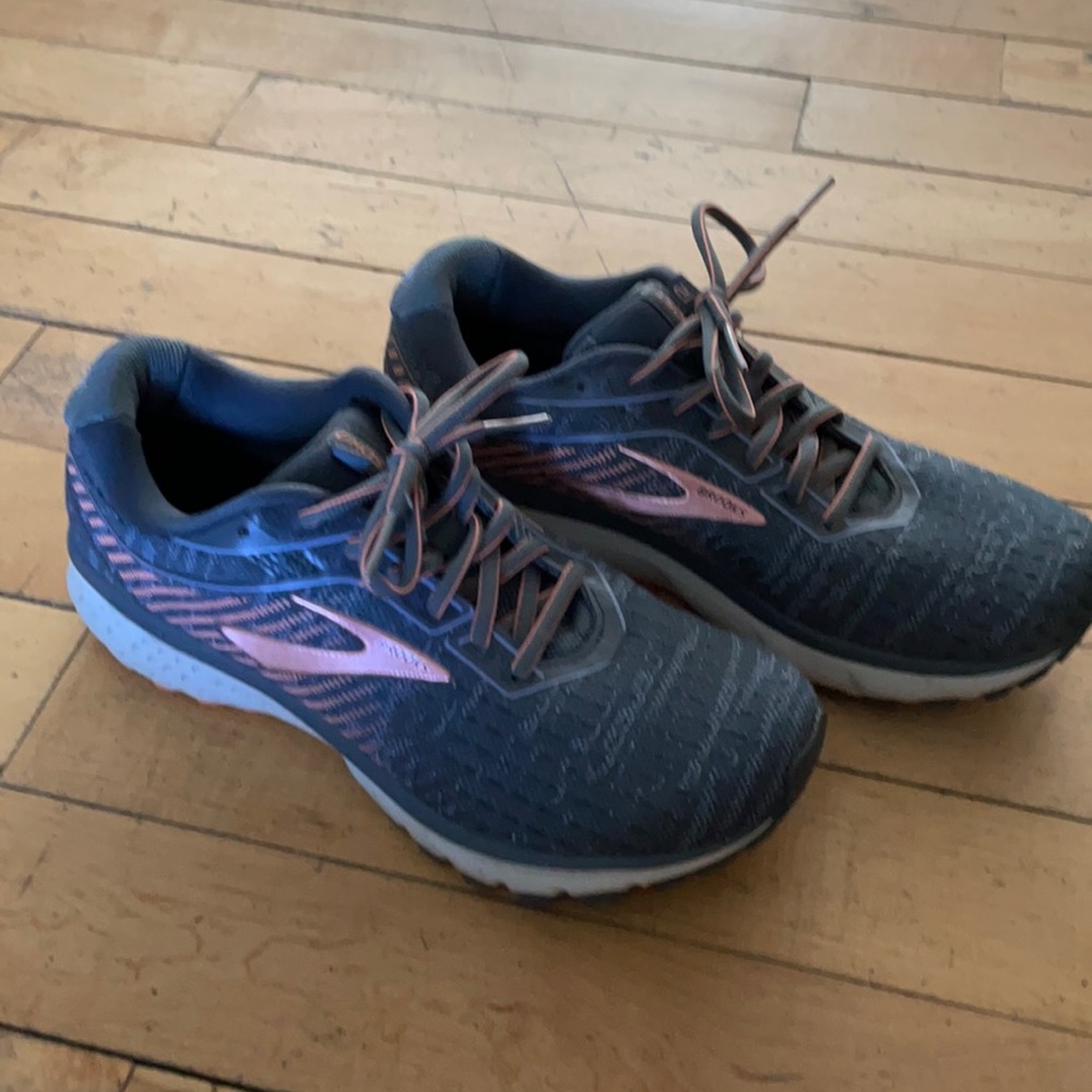 Brooks Ghost 12